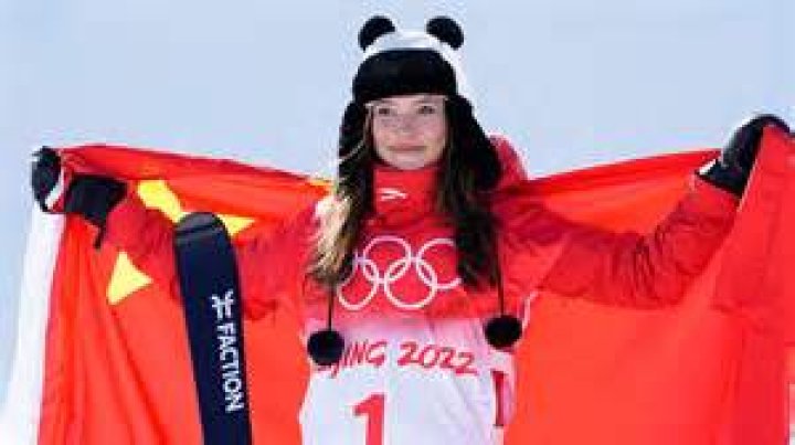 Eileen Gu Height, Weight, Net Worth, Age, Birthday, Wikipedia, Who, Nationality, Biography