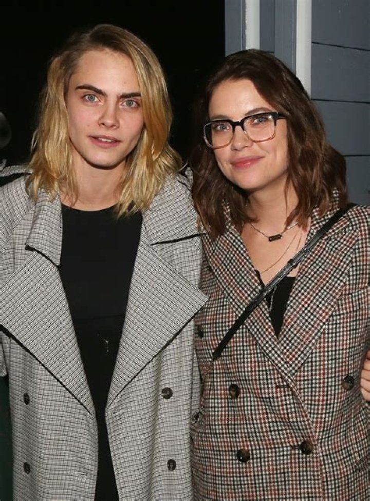 Who Is Cara Delevingnes Girlfriend, Leah Mason?