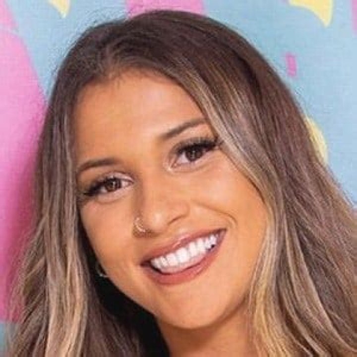 Who is Emily Salch? Instagram, age, job and more!